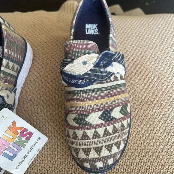 NWT Muk Luks Women’s Boardwalk Stroll Sneakers. Women’s 9 Memory Foam - Picture 3 of 8